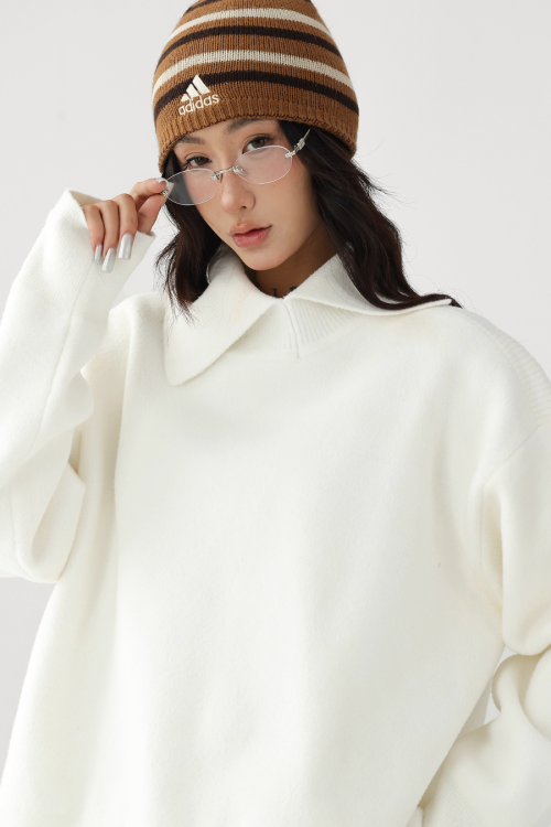 Retro Split Pullover Knit