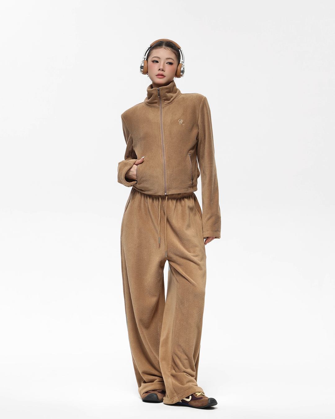 Retro Stand Collar Short Jacket / Sweatpants Retro Stand Collar Short Jacket / Sweatpants