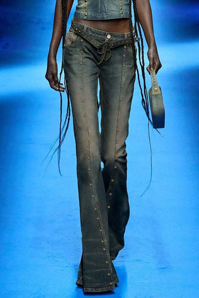 Rivet Stitch Low Rise Flared Jeans Rivet Stitch Low Rise Flared Jeans