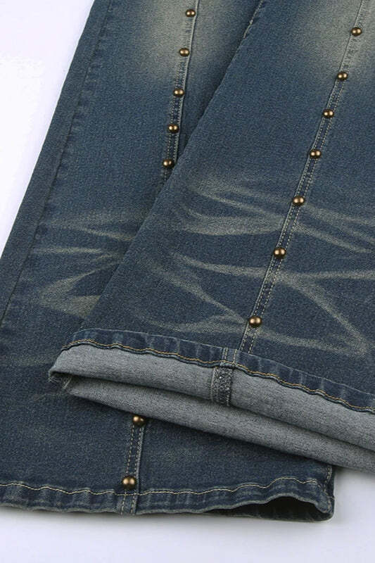 Rivet Stitch Low Rise Flared Jeans Rivet Stitch Low Rise Flared Jeans