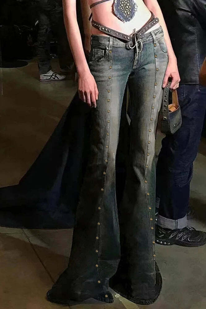 Rivet Stitch Low Rise Flared Jeans Rivet Stitch Low Rise Flared Jeans