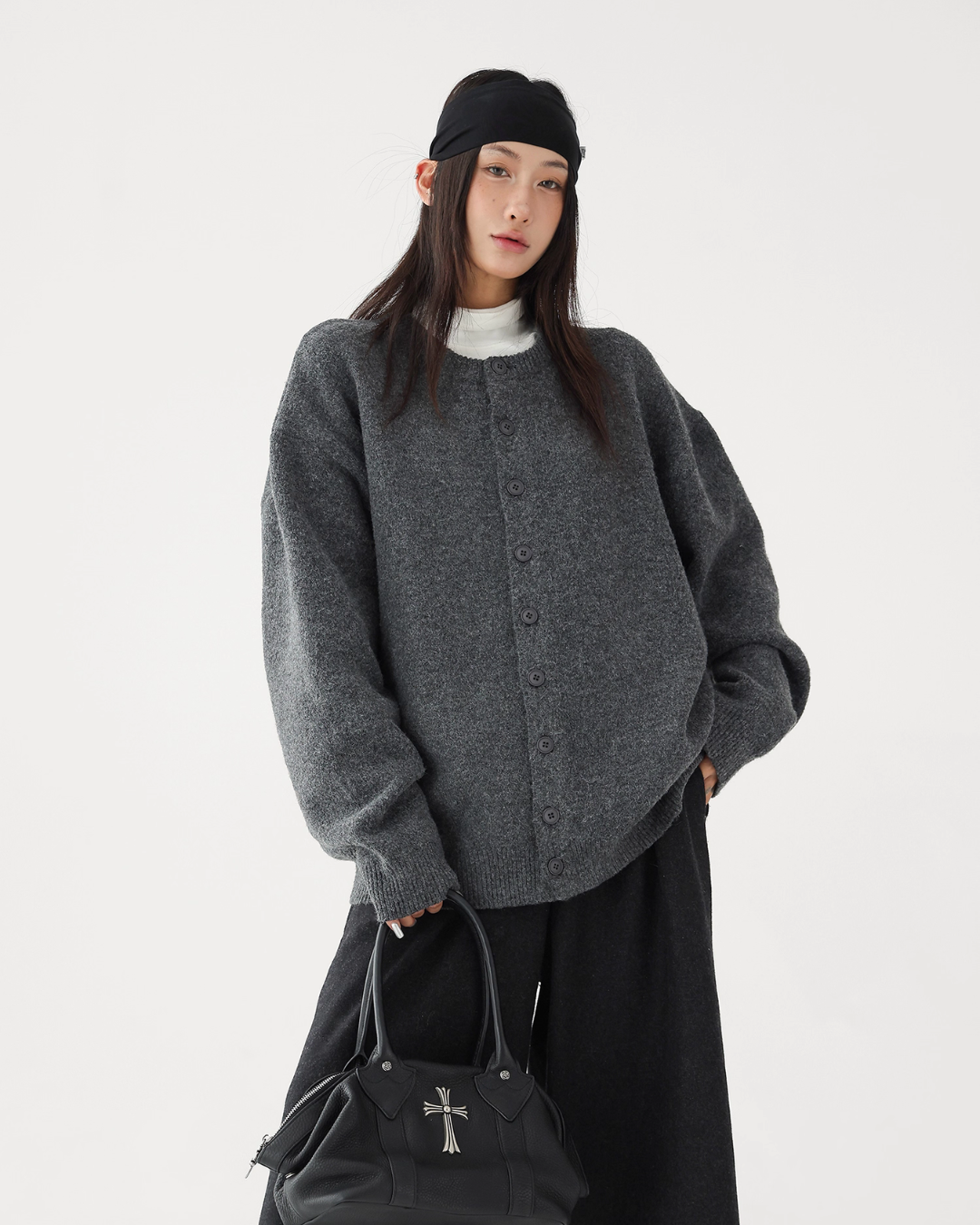 Round-Neck Knit Cardigan Round-Neck Knit Cardigan