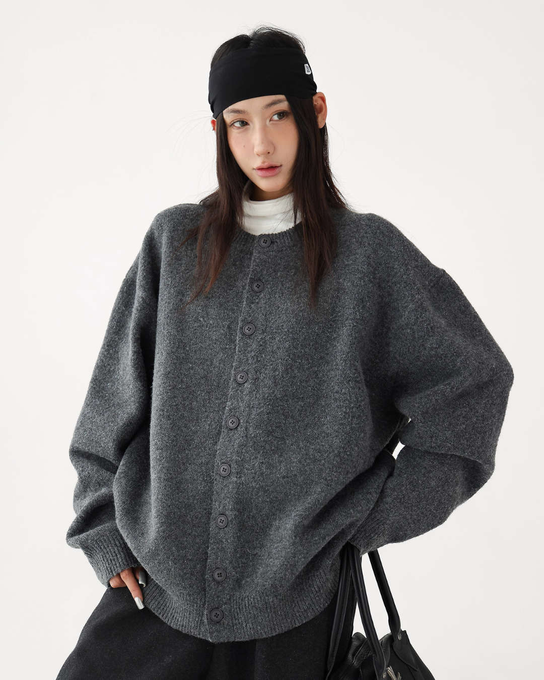 Round-Neck Knit Cardigan Round-Neck Knit Cardigan