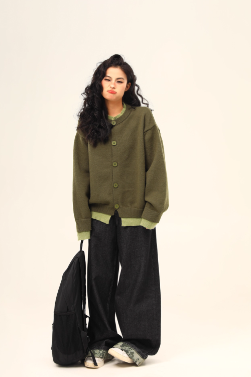 Round Neck Knit Cardigan