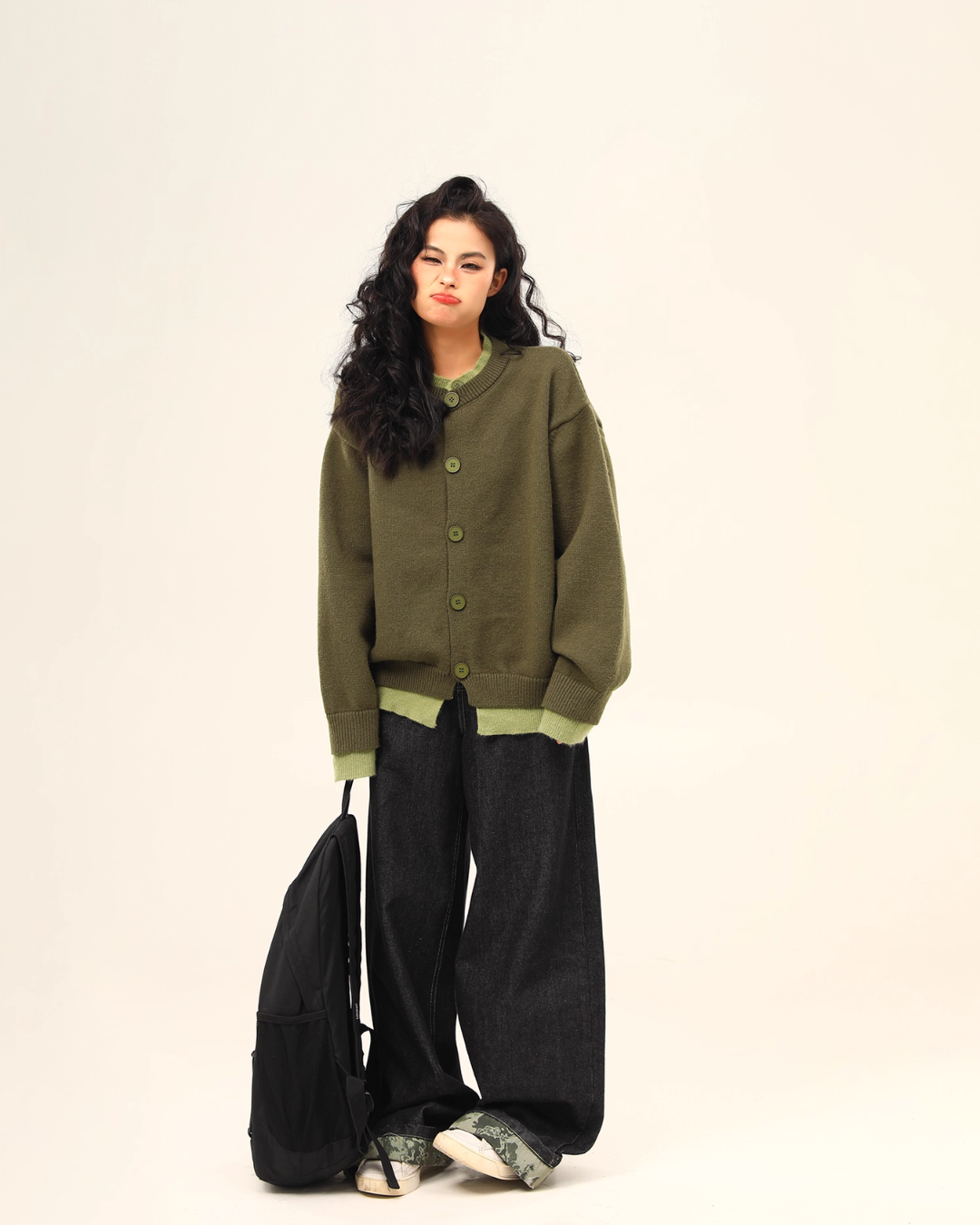 Round Neck Knit Cardigan Round Neck Knit Cardigan