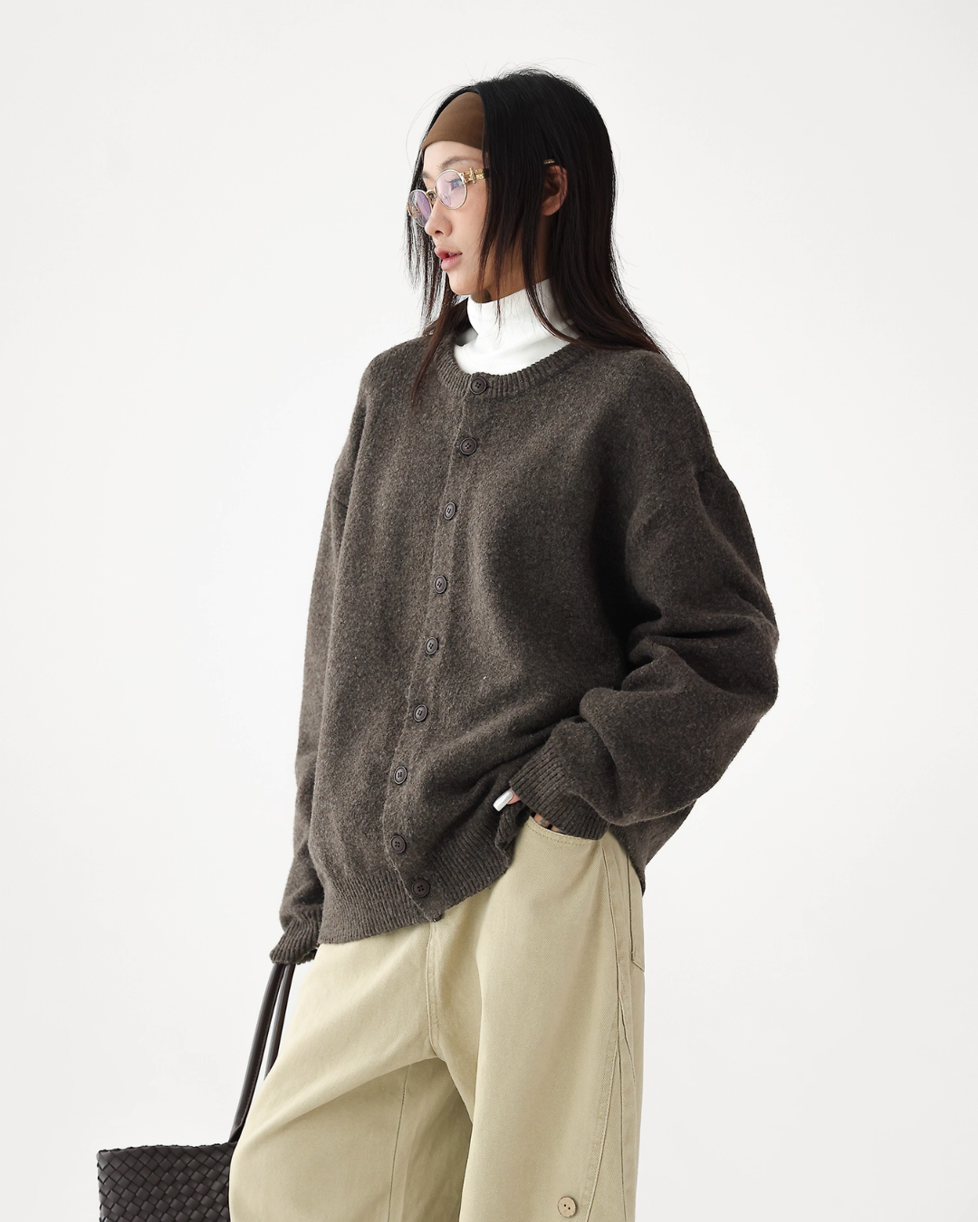 Round-Neck Knit Cardigan Round-Neck Knit Cardigan