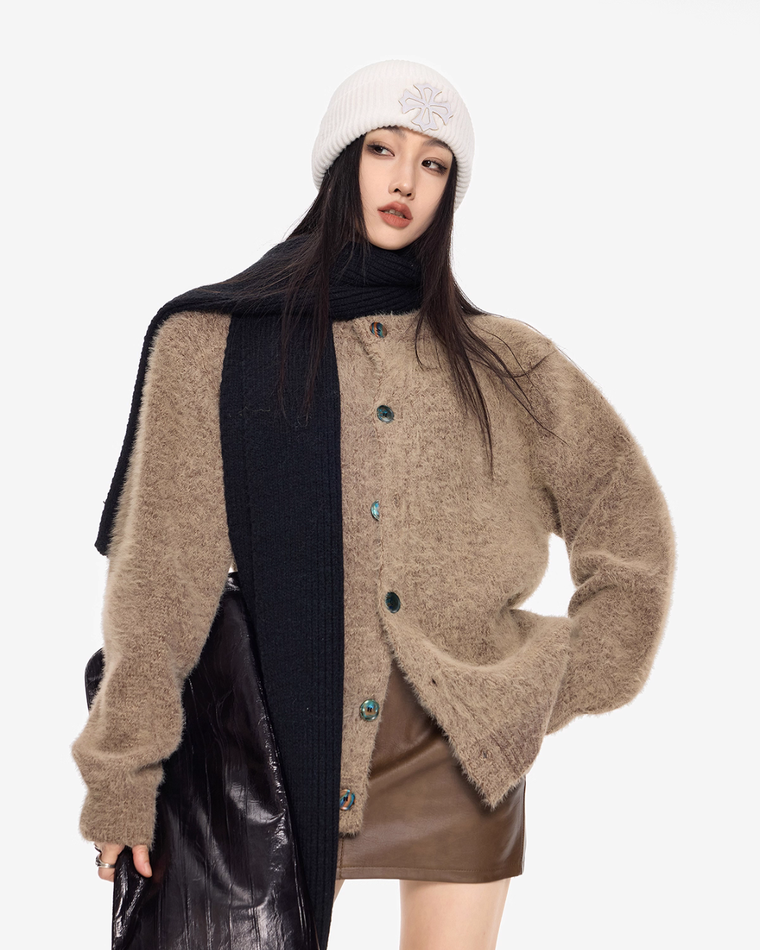 Round Neck Knit Cardigan Round Neck Knit Cardigan