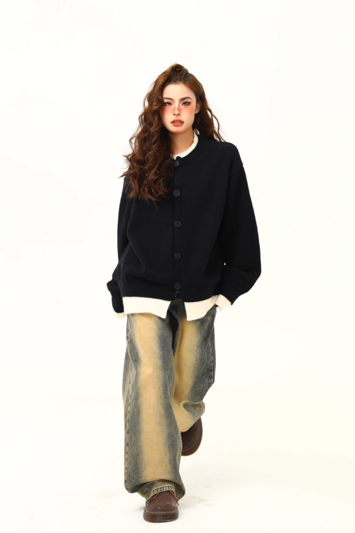 Round Neck Knit Cardigan