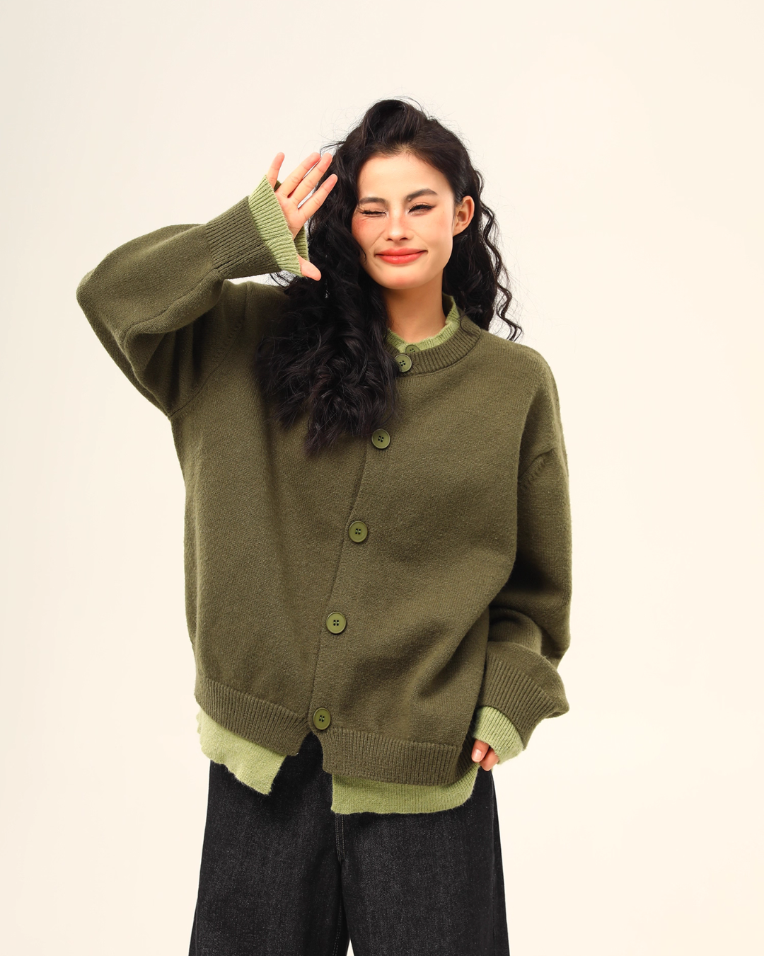 Round Neck Knit Cardigan Round Neck Knit Cardigan