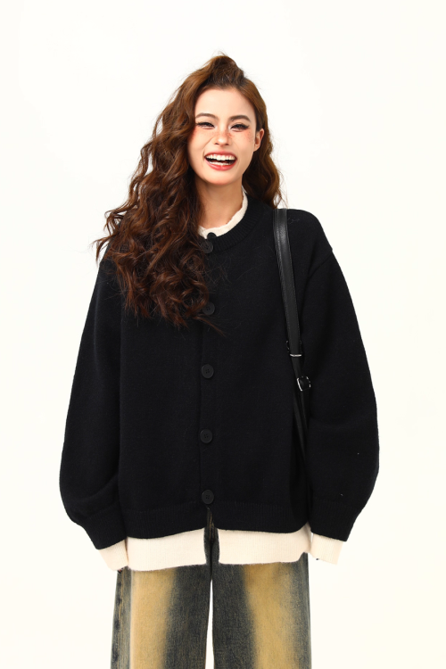 Round Neck Knit Cardigan