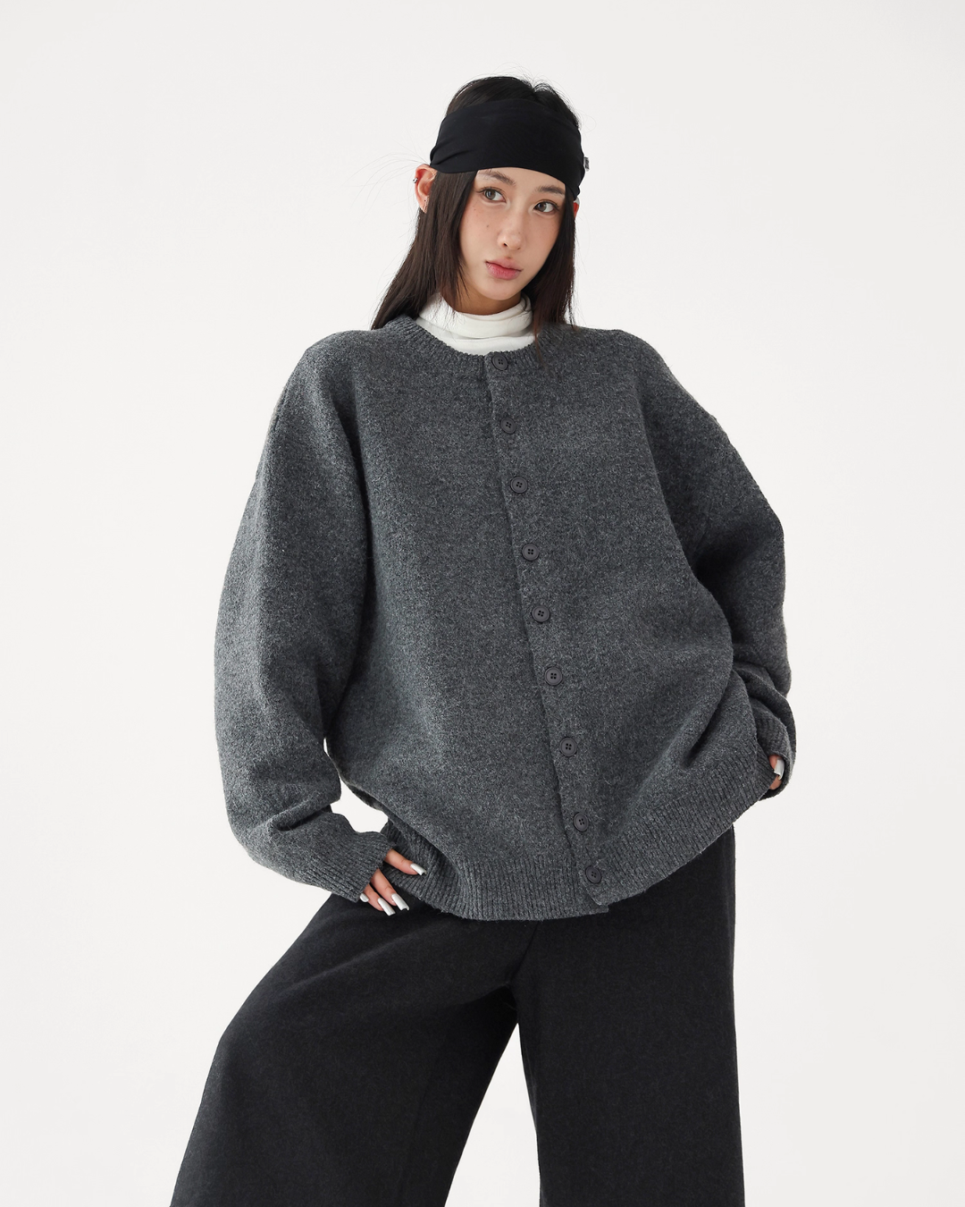 Round-Neck Knit Cardigan Round-Neck Knit Cardigan