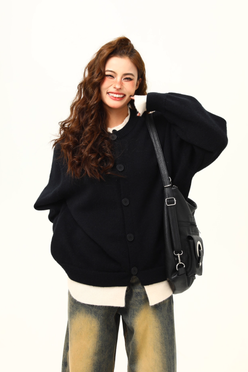 Round Neck Knit Cardigan