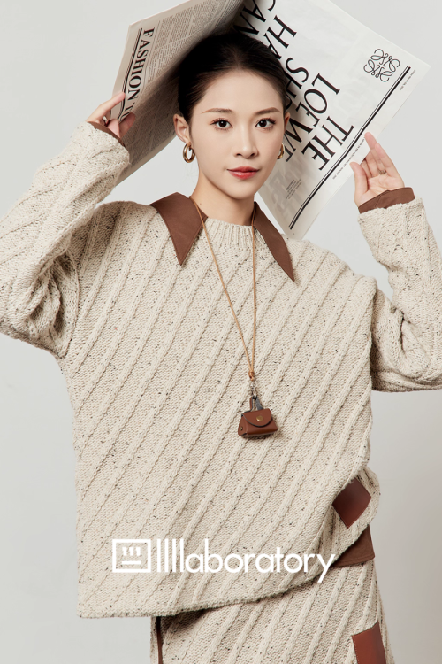 Round Neck Loose Knit / Slim Fit Skirt