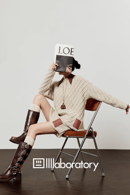 Round Neck Loose Knit / Slim Fit Skirt