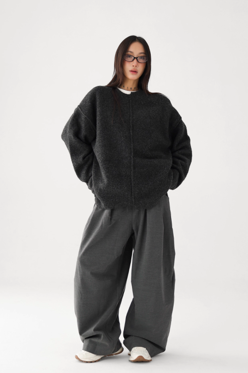 Round-Neck Pullover Knit / Scarf