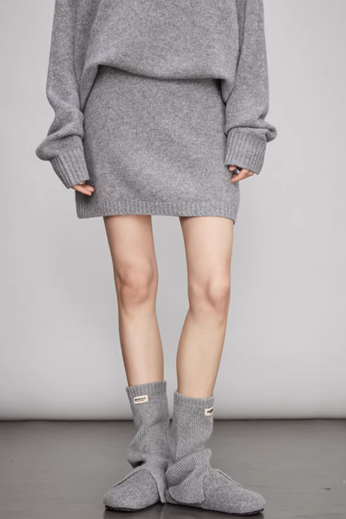Sheep Wool Pullover Knit Top / Waist Short Skirt