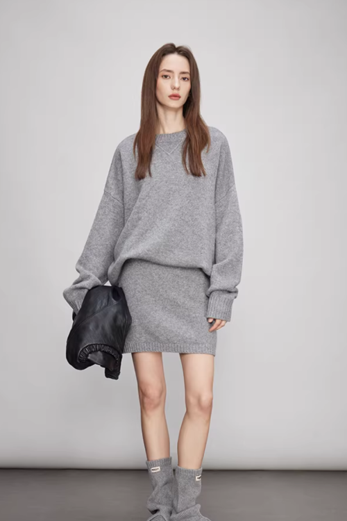 Sheep Wool Pullover Knit Top / Waist Short Skirt