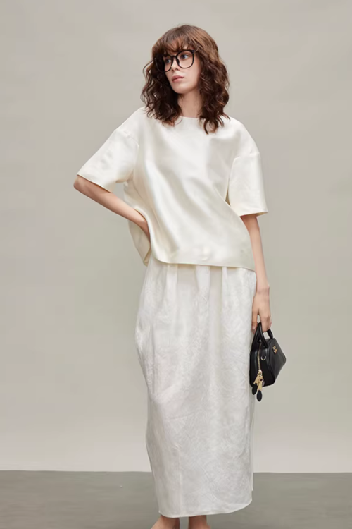 Silk Short-Sleeve Top / Silk Embroidered Half Skirt
