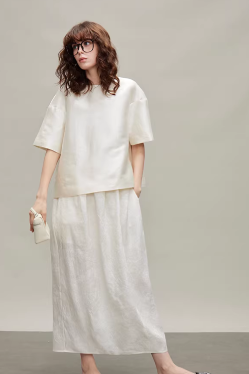 Silk Short-Sleeve Top / Silk Embroidered Half Skirt