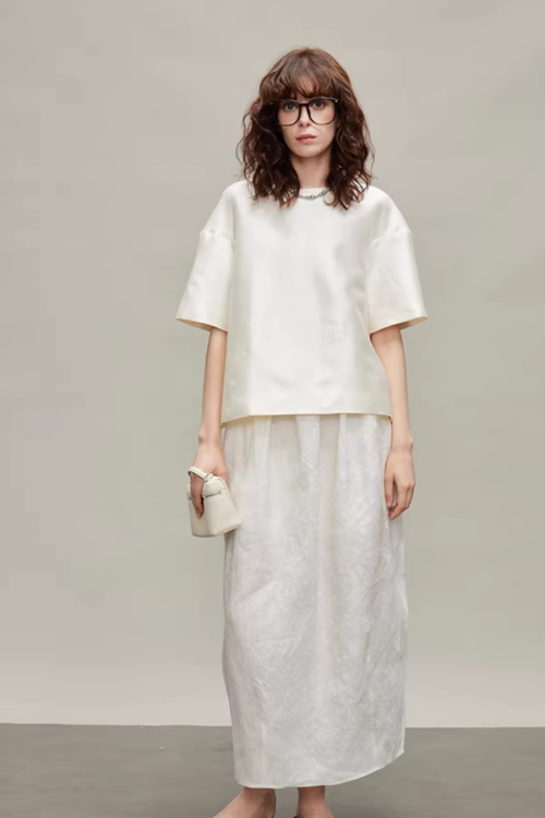 Silk Short-Sleeve Top / Silk Embroidered Half Skirt
