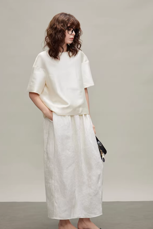 Silk Short-Sleeve Top / Silk Embroidered Half Skirt