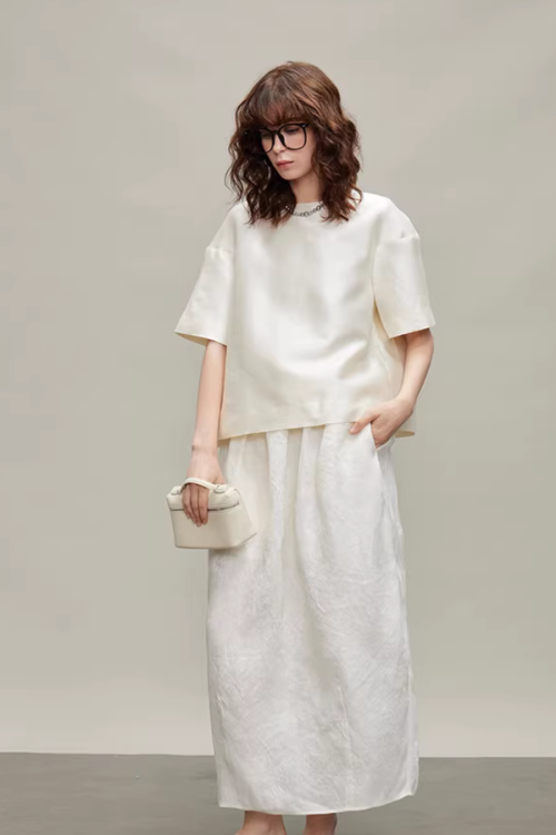 Silk Short-Sleeve Top / Silk Embroidered Half Skirt