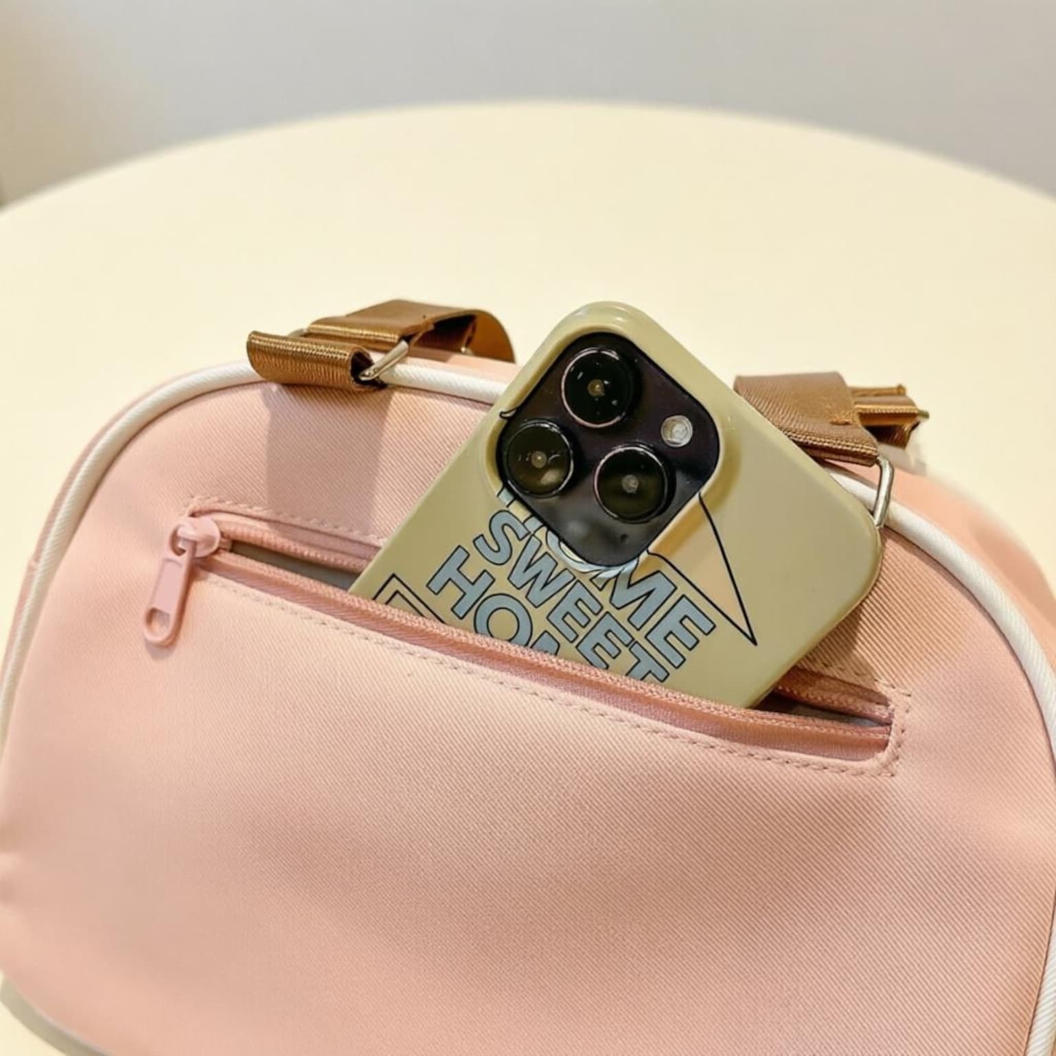 Small Pastel Kawaii Ita Messenger Bag with Clear Window for Plushies and Pins Small Pastel Kawaii Ita Messenger Bag with Clear Window for Plushies and Pins