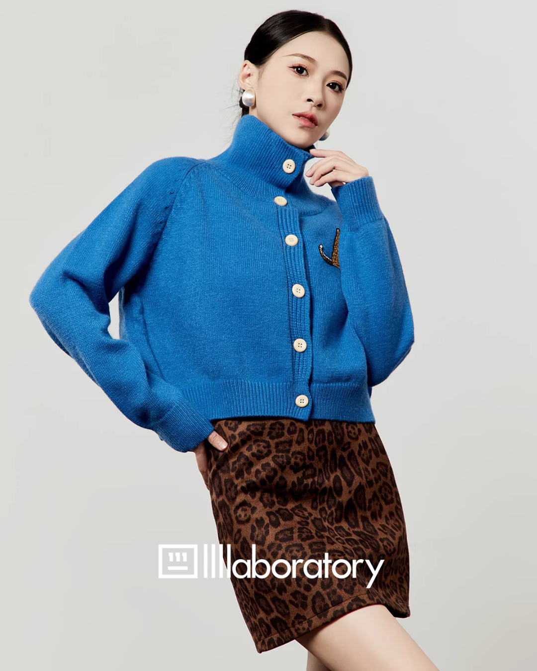 Stand Collar Knit Top / Leopard Print Mini Skirt Stand Collar Knit Top / Leopard Print Mini Skirt