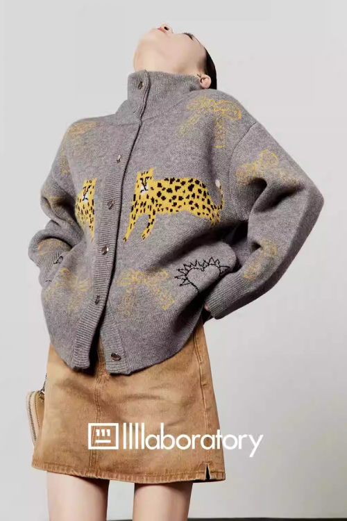 Stand Collar Leopard Jacquard Knit