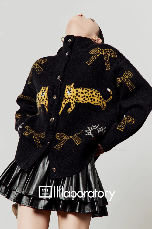 Stand Collar Leopard Jacquard Knit