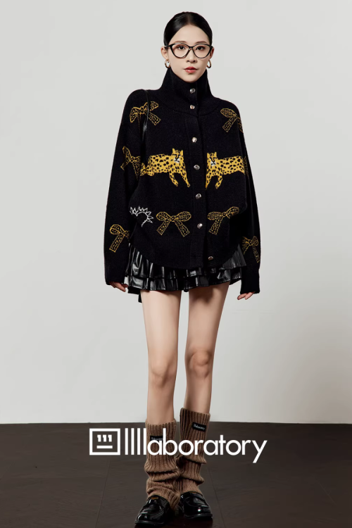 Stand Collar Leopard Jacquard Knit