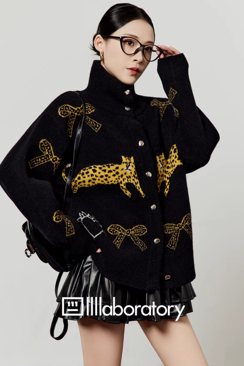 Stand Collar Leopard Jacquard Knit