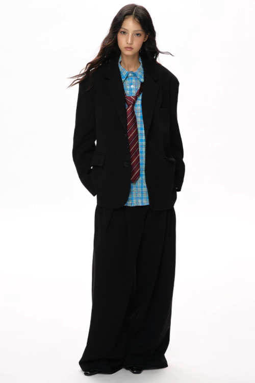 Textured Minimalist Blazer / Wide Pants