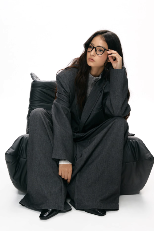 Textured Minimalist Blazer / Wide Pants