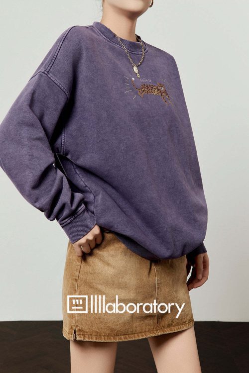 Tiger Motif Crewneck Top / Khaki Denim Skirt