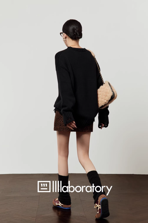 Tiger Round-Neck Knit / Leopard Mini Skirt