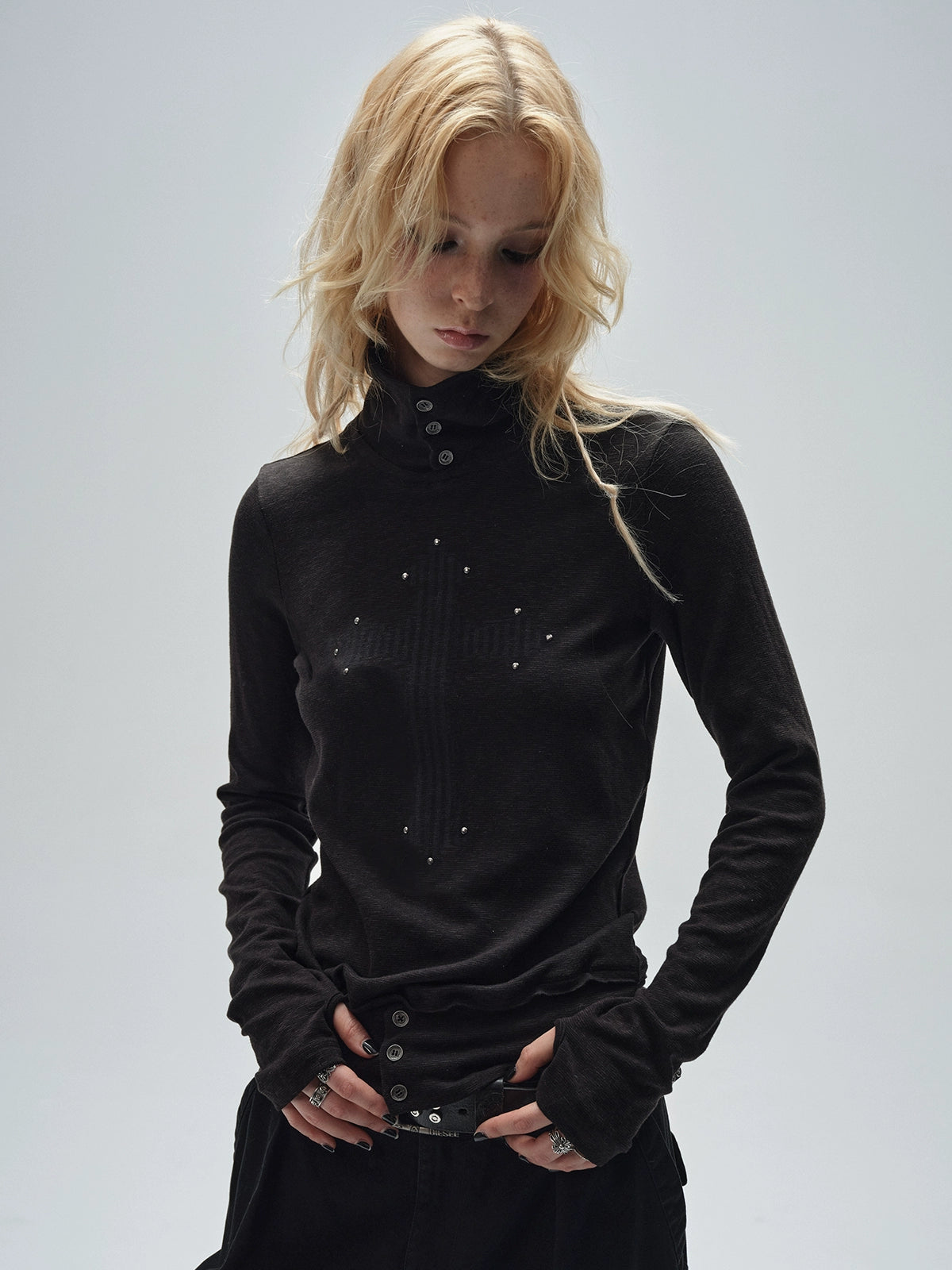 Turtleneck Finger Sleeve T-Shirt Turtleneck Finger Sleeve T-Shirt