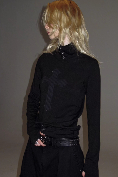 Turtleneck Finger Sleeve T-Shirt