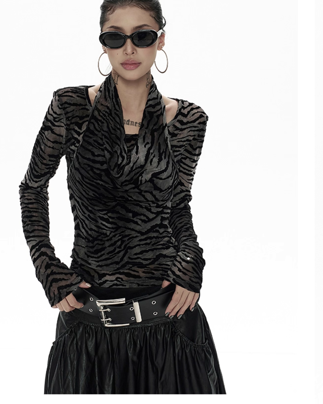 U-Neck Faux Two Piece Slim Knit U-Neck Faux Two Piece Slim Knit