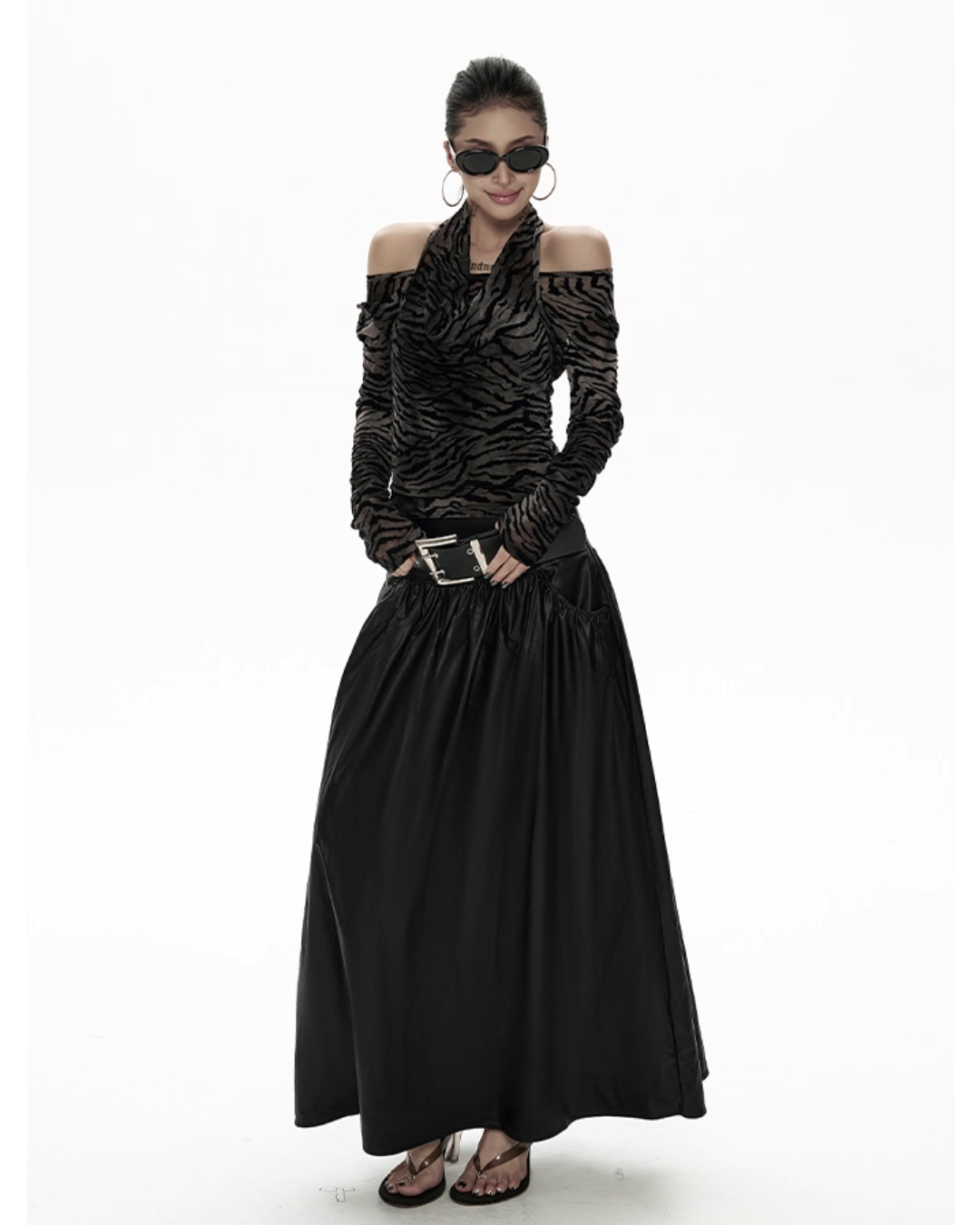 U-Neck Faux Two Piece Slim Knit U-Neck Faux Two Piece Slim Knit