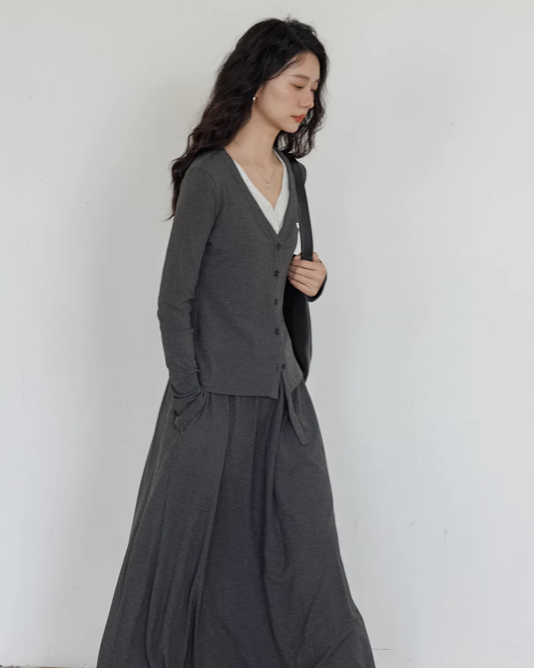 V-neck Basic Top / Long Skirt V-neck Basic Top / Long Skirt