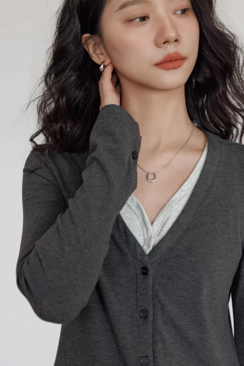 V-neck Basic Top / Long Skirt