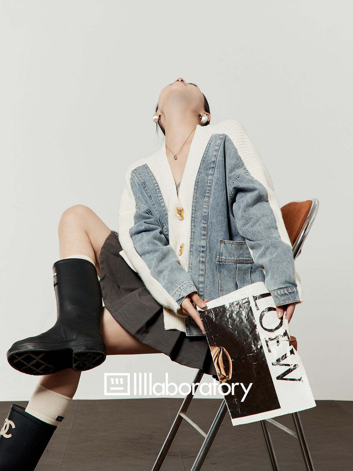 V-Neck Denim Docking Knit Cardigan V-Neck Denim Docking Knit Cardigan