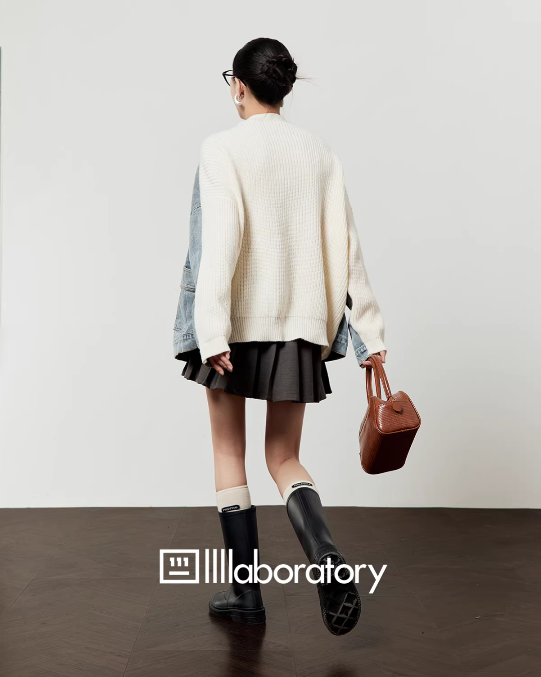 V-Neck Denim Docking Knit Cardigan V-Neck Denim Docking Knit Cardigan