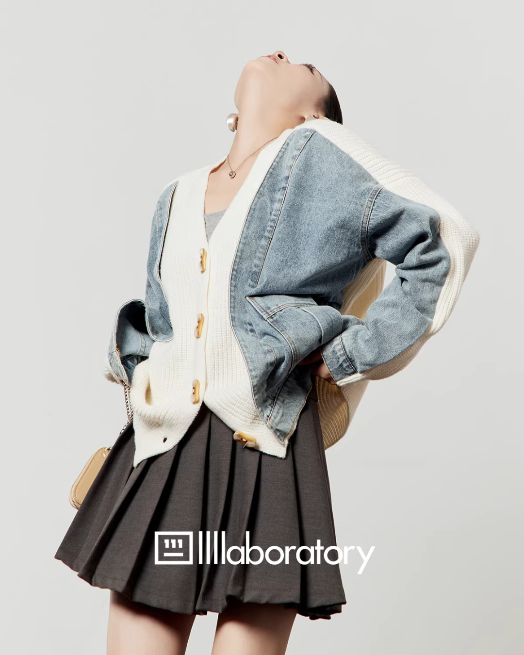 V-Neck Denim Docking Knit Cardigan V-Neck Denim Docking Knit Cardigan