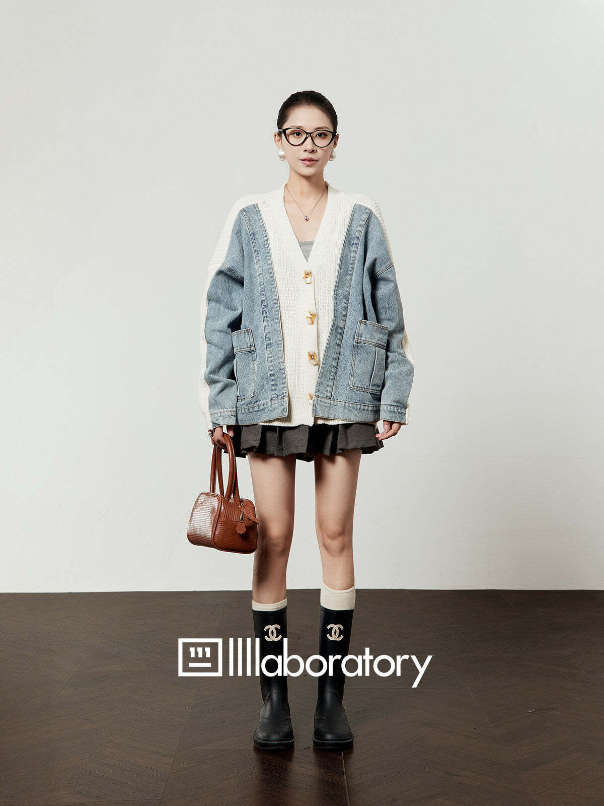 V-Neck Denim Docking Knit Cardigan V-Neck Denim Docking Knit Cardigan