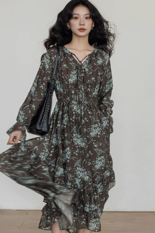 V-Neck Floral Vintage Dress