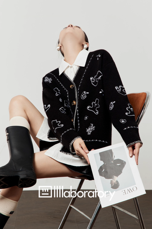 V-Neck Knit Cardigan / Leather Mini Skirt