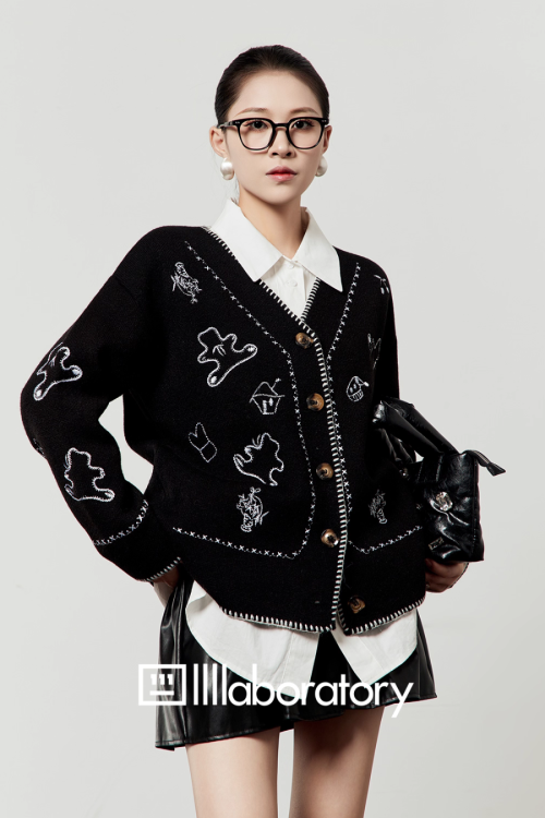 V-Neck Knit Cardigan / Leather Mini Skirt