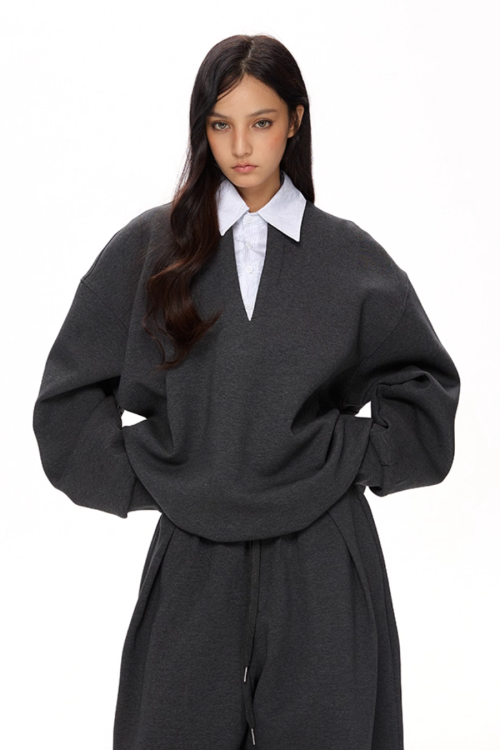 V-Neck Knit Top / Loose Sweatpants